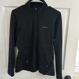 Patagonia black R1 jacket